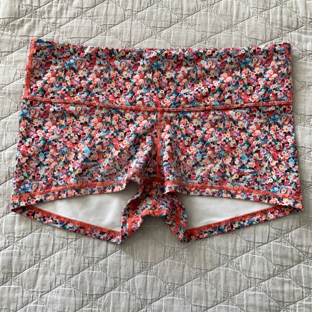 Lululemon Boogie Shorts Size 8